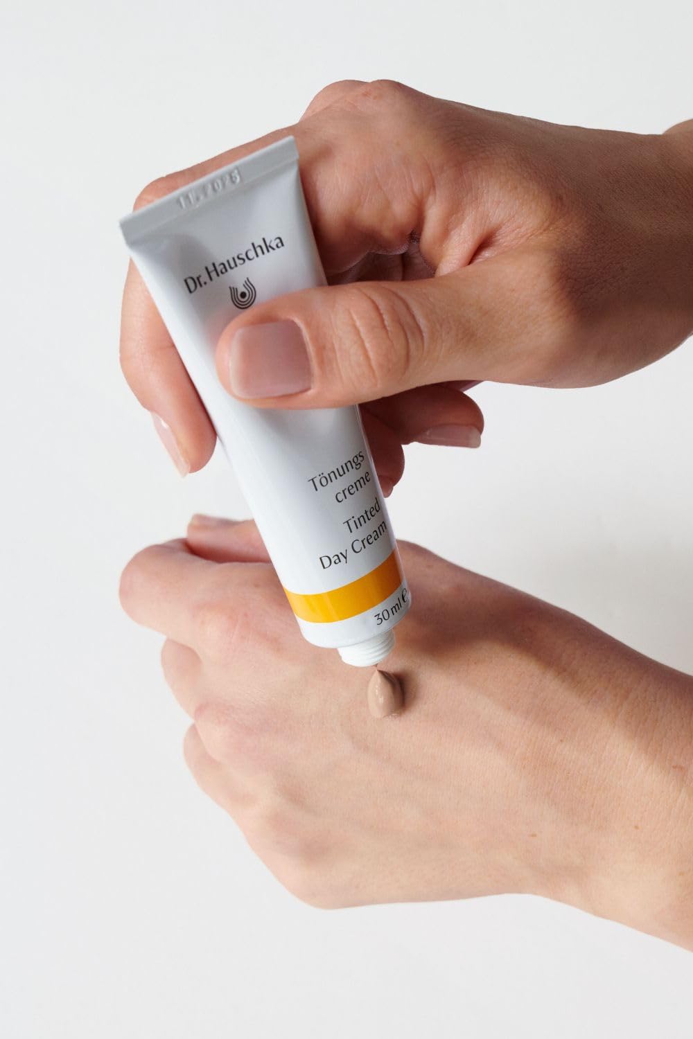 Dr. Hauschka Tinted Day Cream, 1 Fl Oz